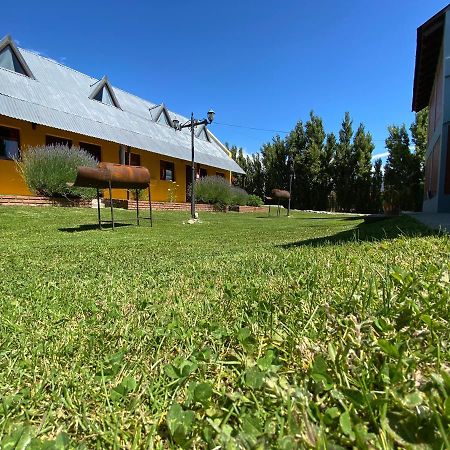 Hotel Y Cabanas Las Marias Эль-Калафате Экстерьер фото